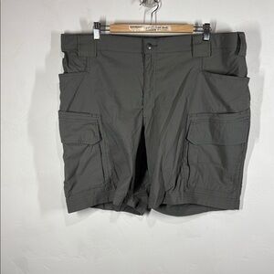 Duluth Trading Co Dark Gray Cargo Shorts size 42